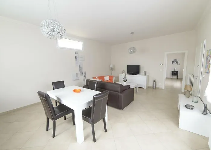 Thomas Semesterbostad Imperia