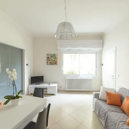 Thomas * 因佩里亚